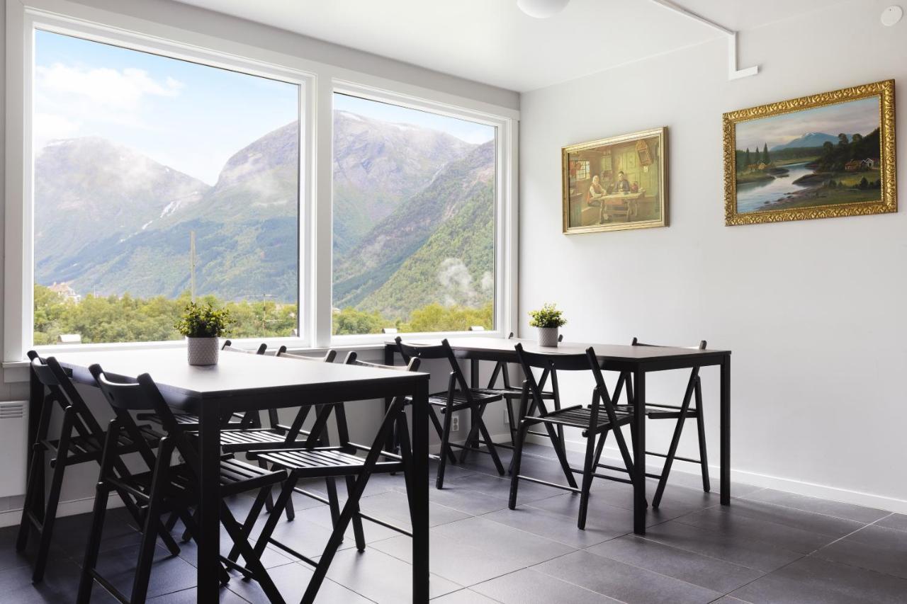 Trolltunga Hostel Tyssedal Bagian luar foto